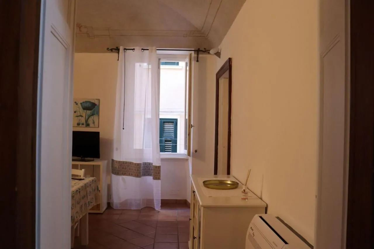 Carlo Alberto Apartment, Alghero Old Town, Near The Beach Apartmán